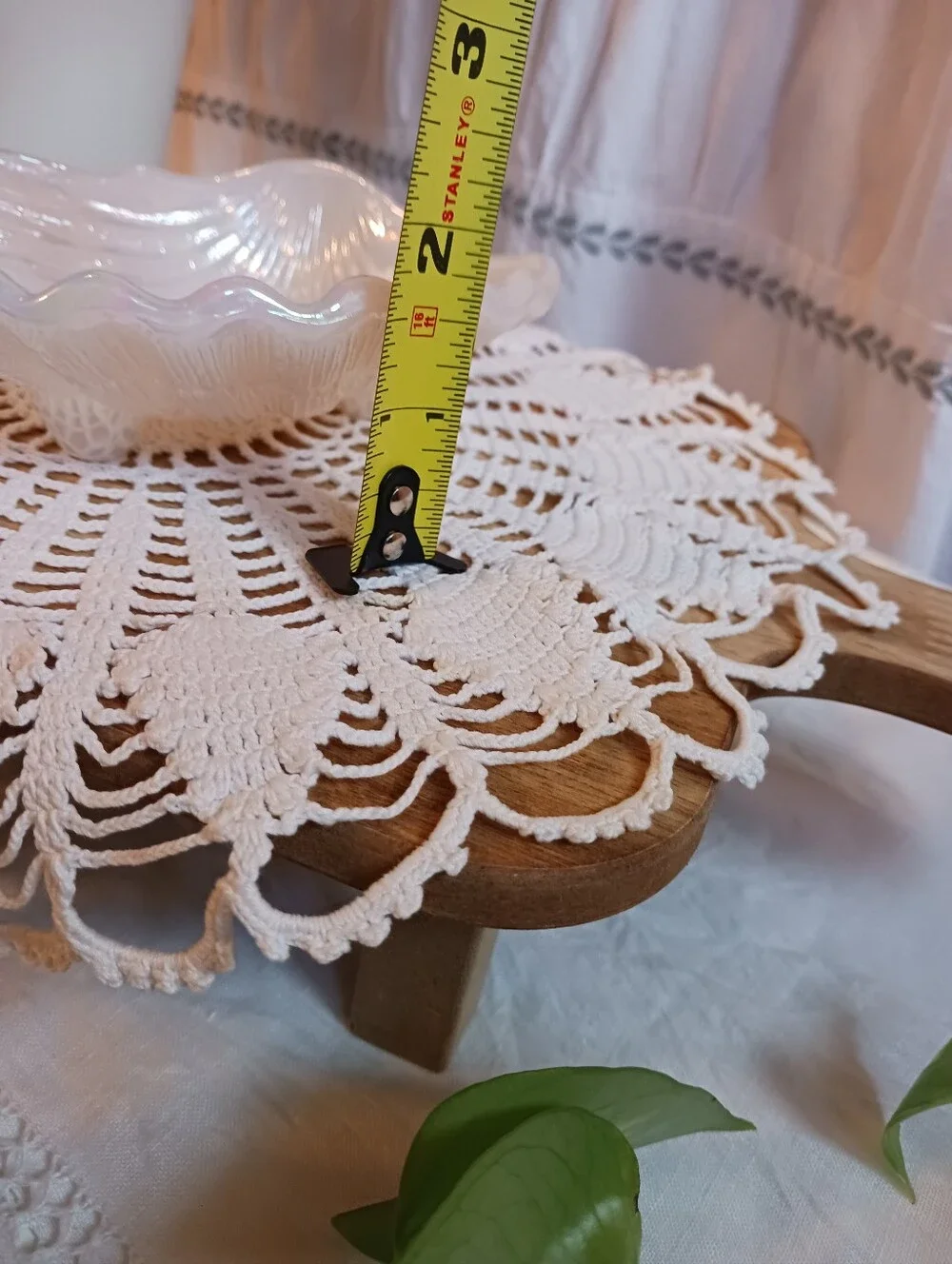 Vintage Avon 70s Gift Of The Sea Iridescent Footed Soap Dish Sea Shell USA